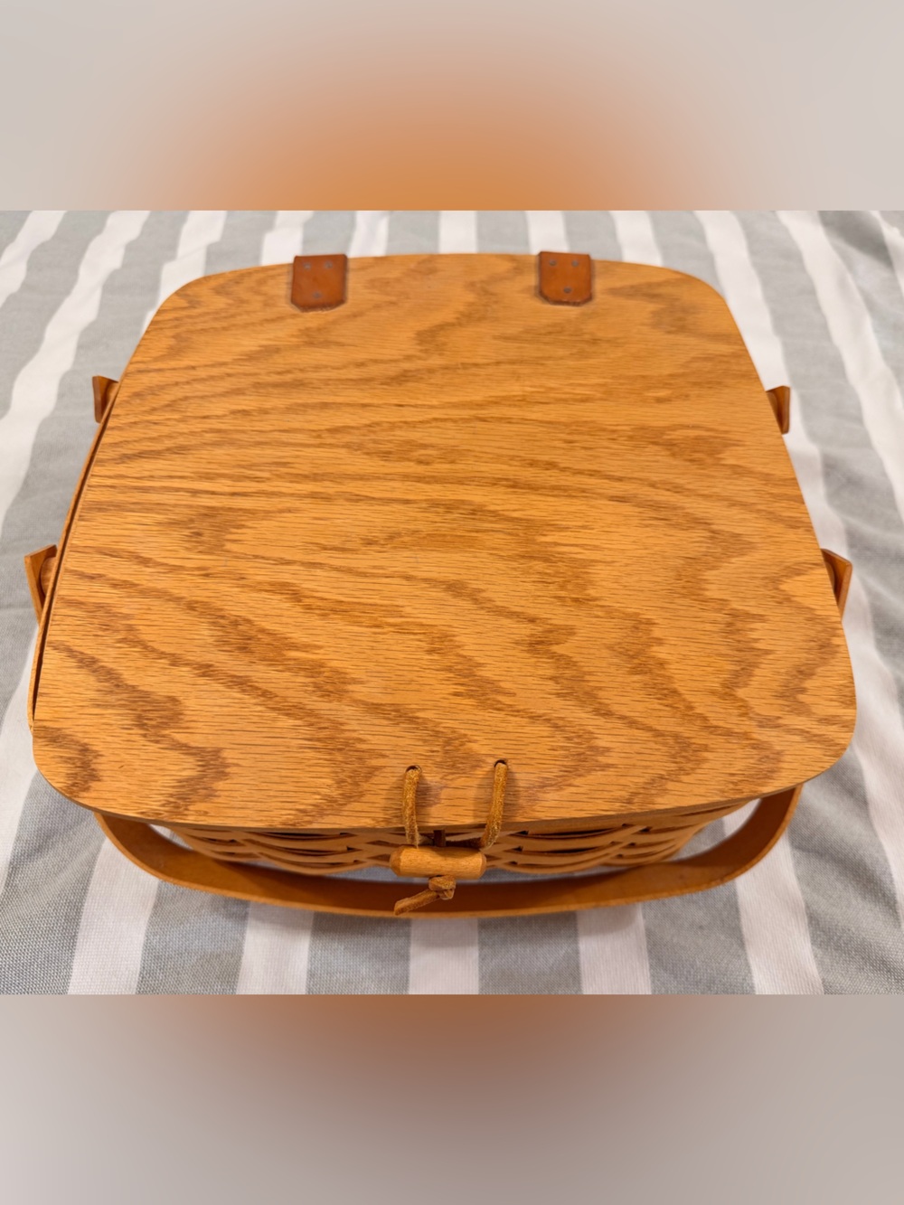 Vintage Longaberger Small Picnic Basket 11029 w/ Wooden Riser & Original Booklet